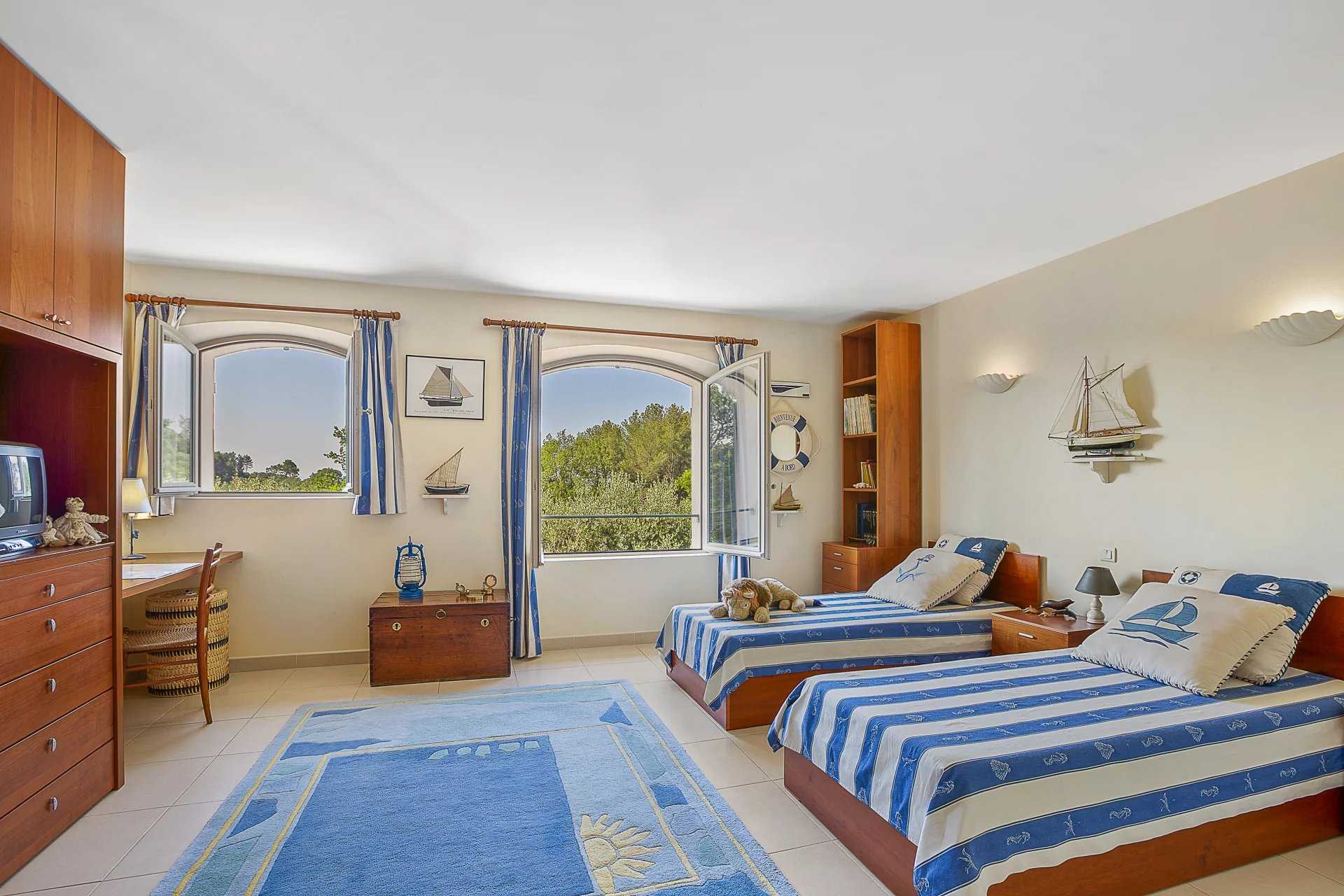 公寓 在 Draguignan, Provence-Alpes-Côte d'Azur 12287705