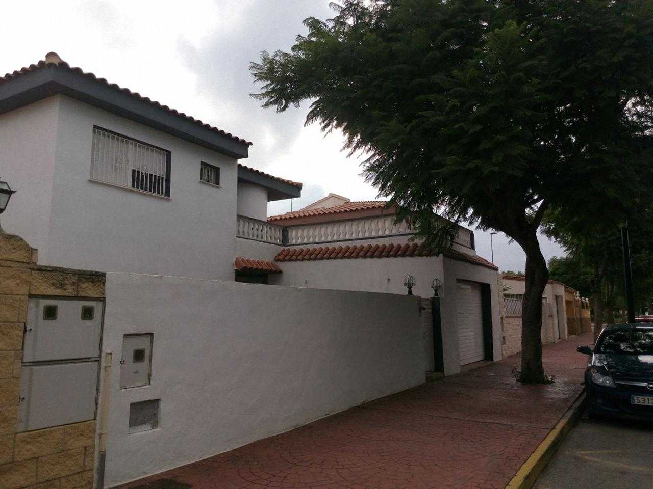 Hus i Ribarroja, Valencia 12287806
