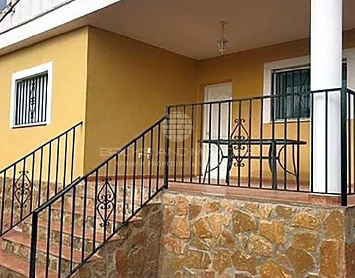 жилой дом в Лирия, Валенсия 12287890