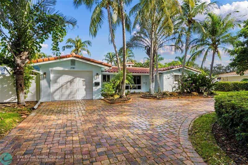 House in Lighthouse Point, Florida 12289481