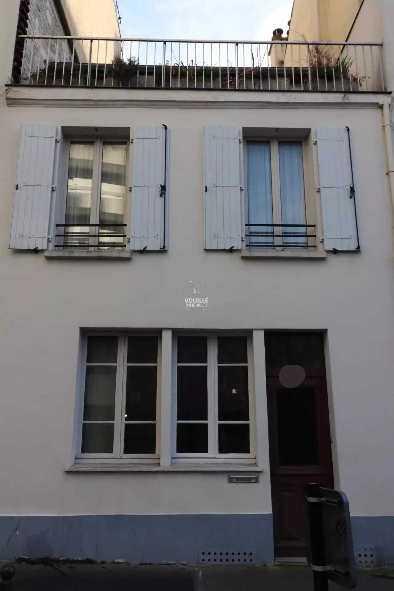 Multiple Houses in Montrouge, Ile-de-France 12291442