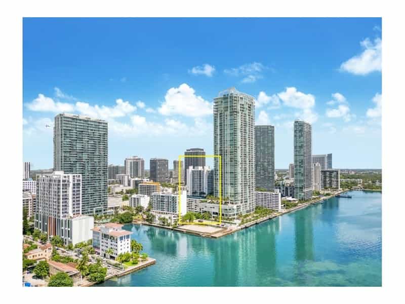 Condominium in Miami, Florida 12292017