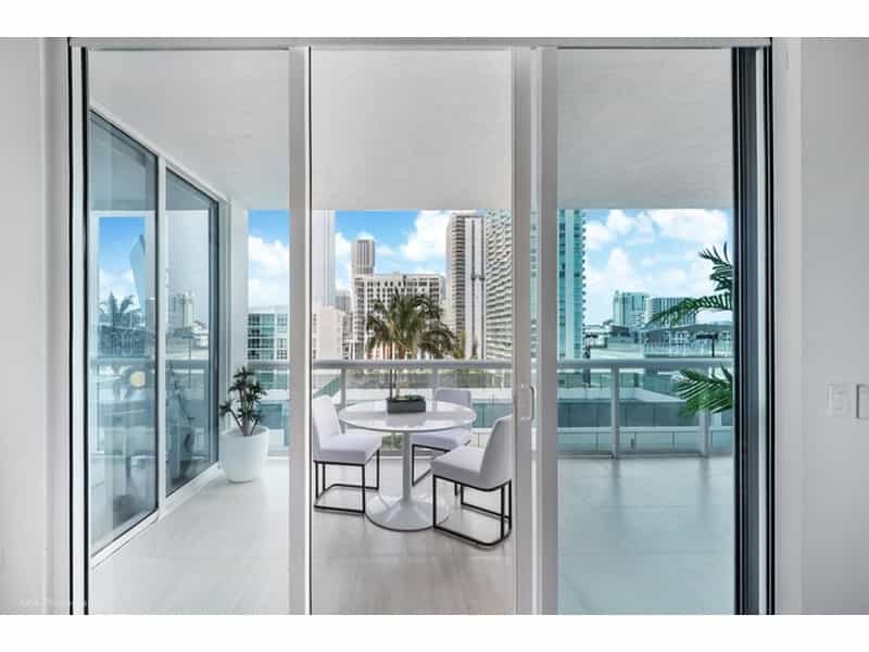 Condominium in Miami, Florida 12292017