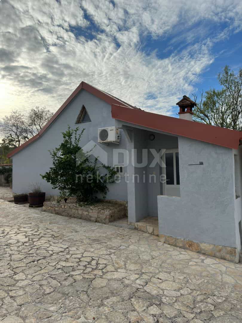 rumah dalam Pasman, Zadarska Zupanija 12292073