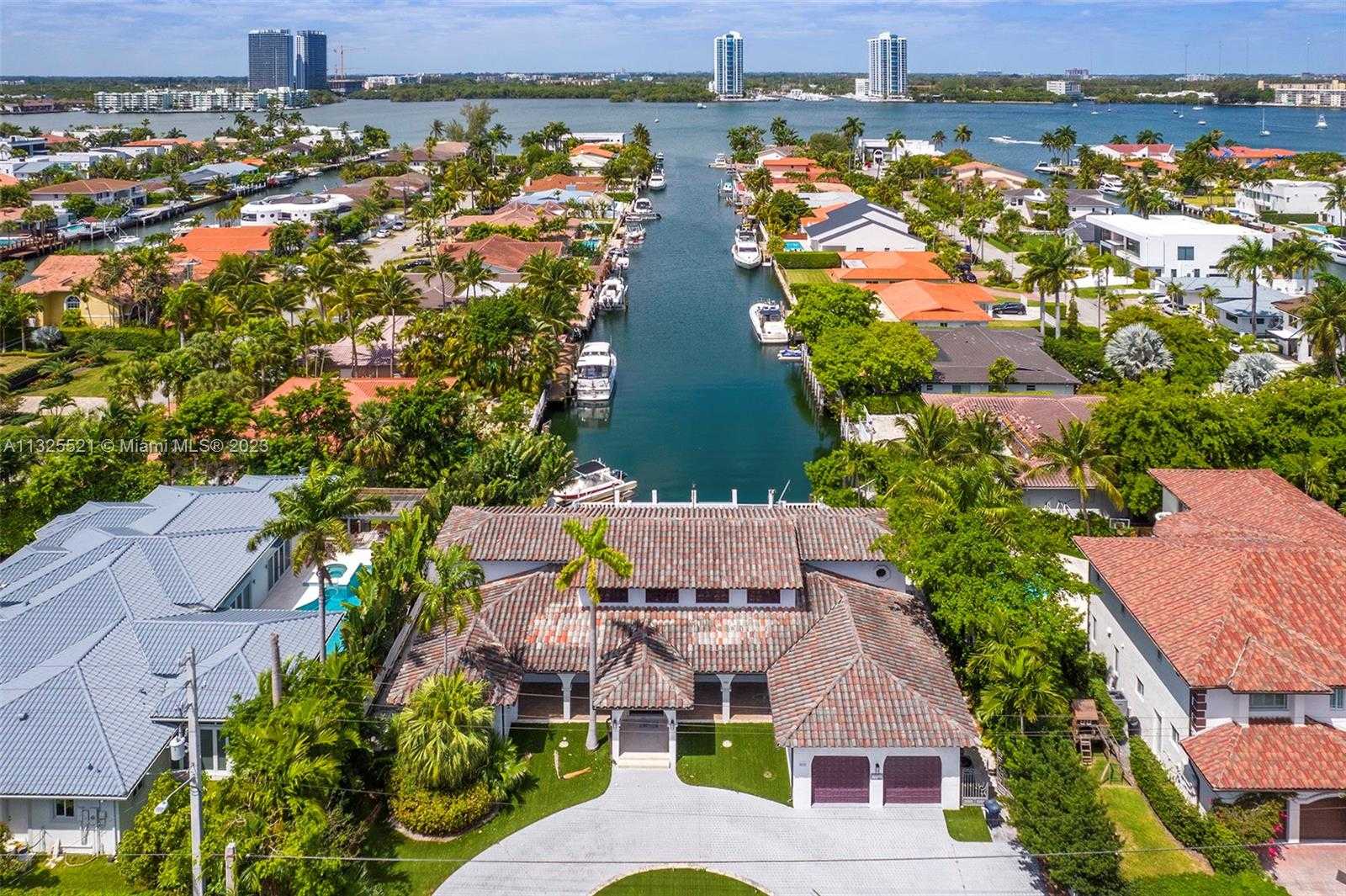 Rumah di Pantai Miami Utara, Florida 12293085
