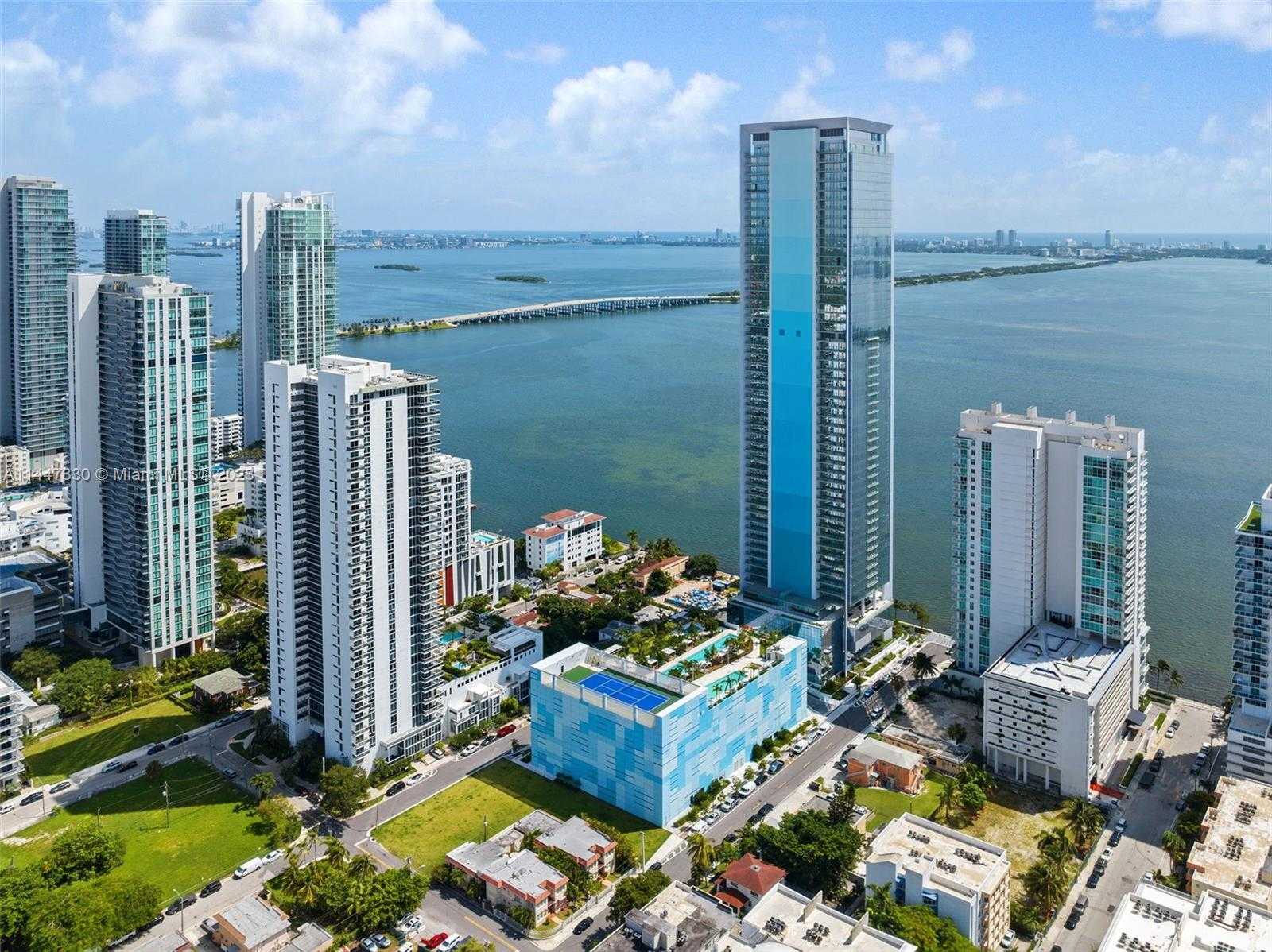 Condominium in Miami, Florida 12293094