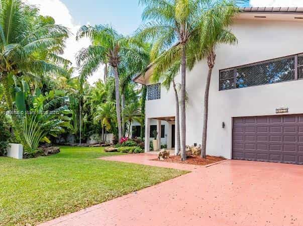 بيت في Miami Shores, Florida 12293102