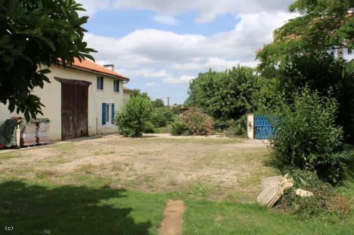 σπίτι σε Villefagnan, Nouvelle-Aquitaine 12293441
