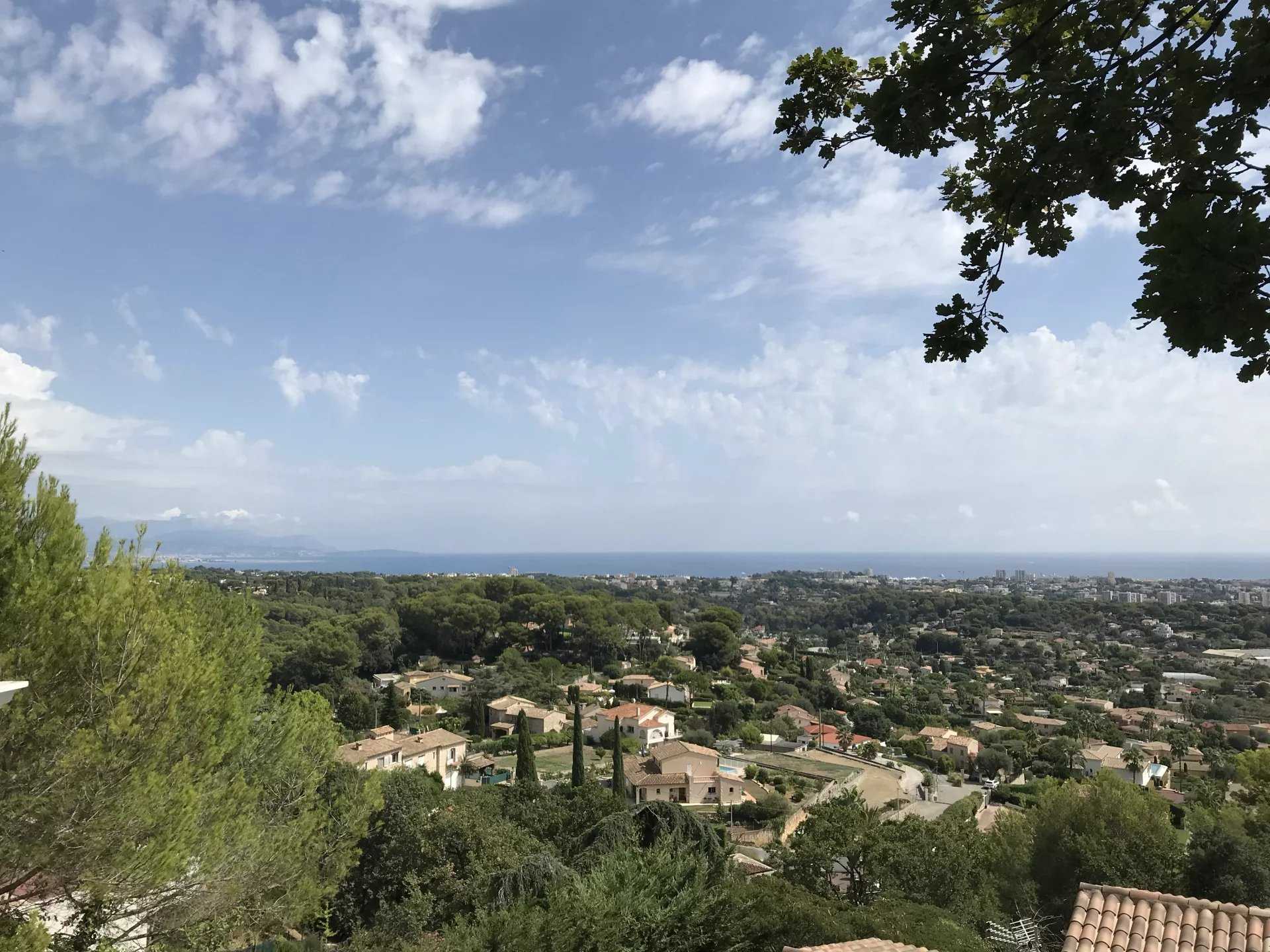 Land in Vallauris, Provence-Alpes-Cote d'Azur 12293564
