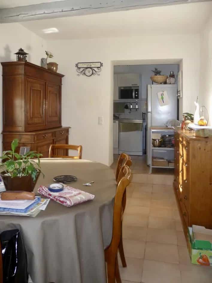 House in Pernes-les-Fontaines, Provence-Alpes-Cote d'Azur 12294872