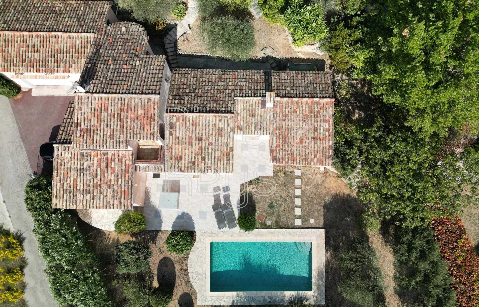 Hus i Le Tignet, Provence-Alpes-Cote d'Azur 12294980