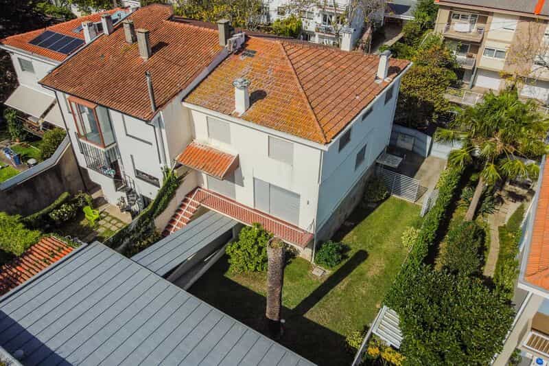 房子 在 Lordelo do Ouro, Porto 12295837