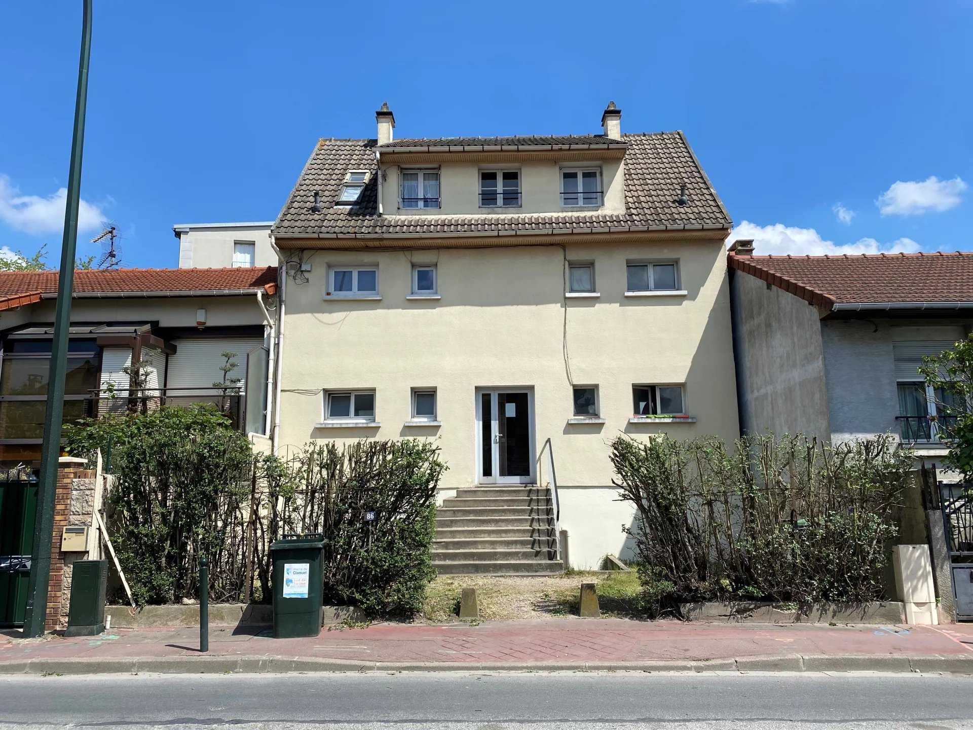 Condominium in Bievres, Ile-de-France 12296529