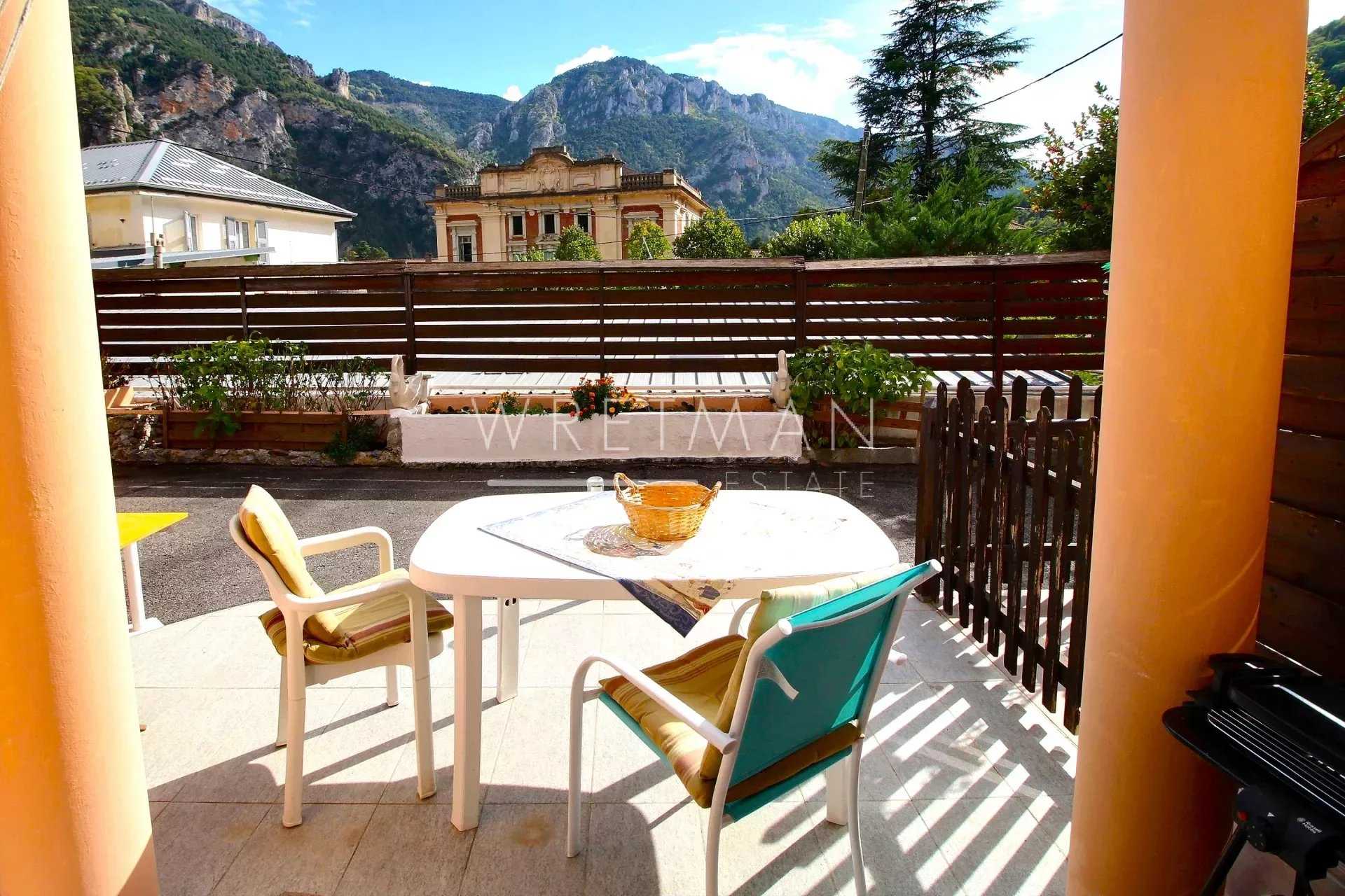 Osakehuoneisto sisään Tende, Provence-Alpes-Cote d'Azur 12296540