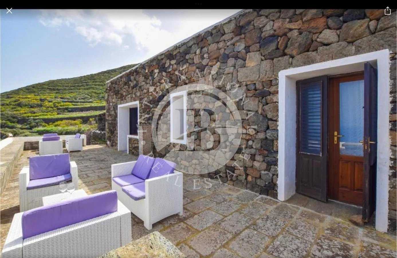 House in Pantelleria, Trapani 12296611