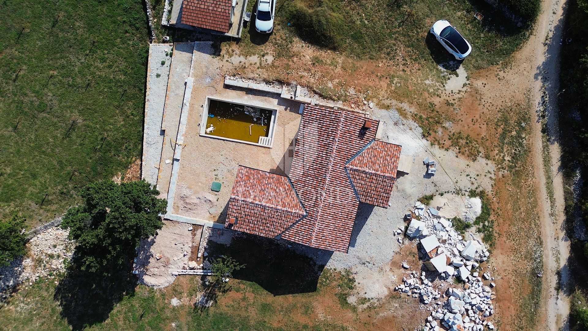 σπίτι σε Svetvincenat, Istarska Zupanija 12297398