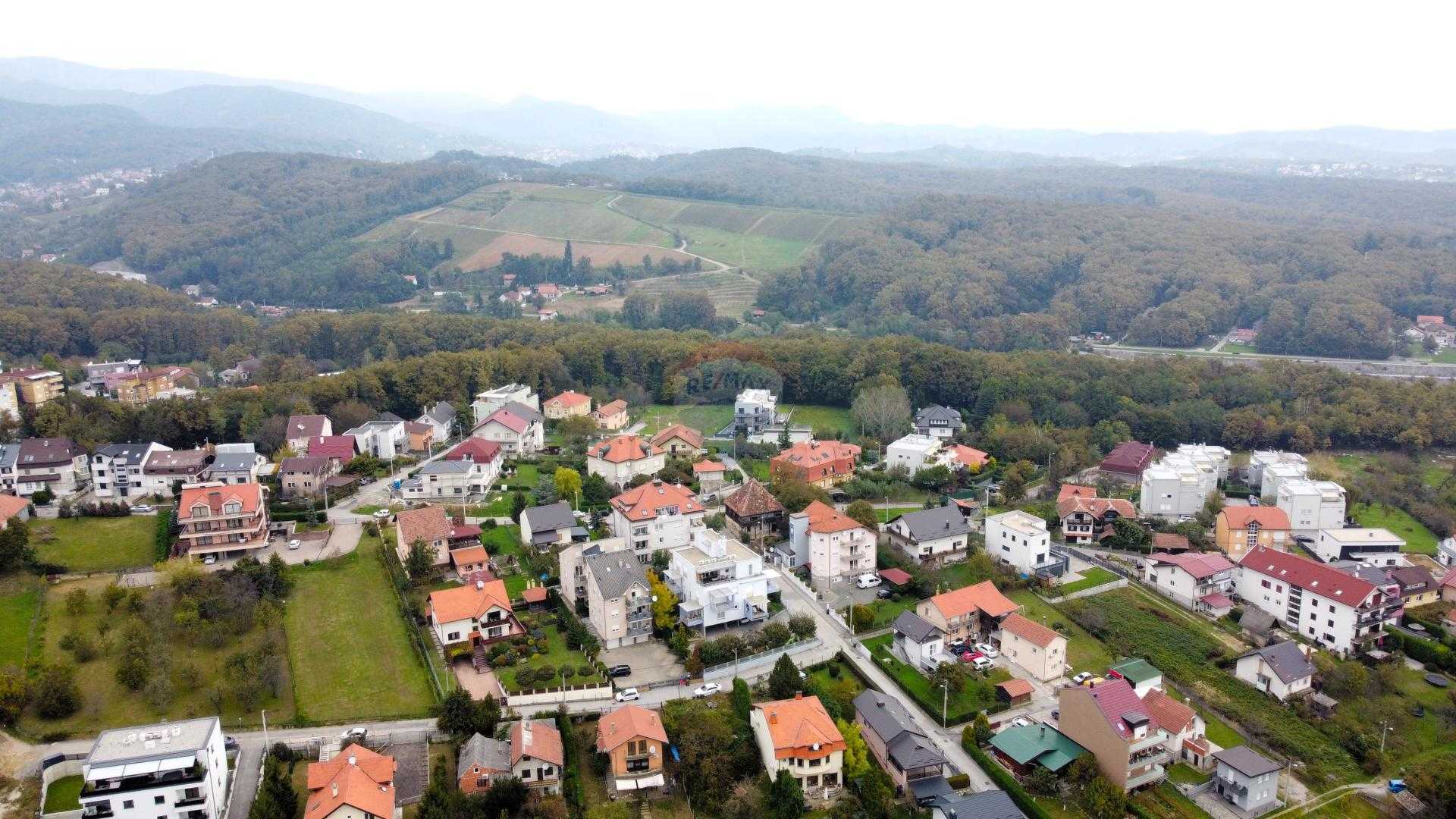 Wylądować w Gornji Bukovec, Zagrzeb, Grad 12297719