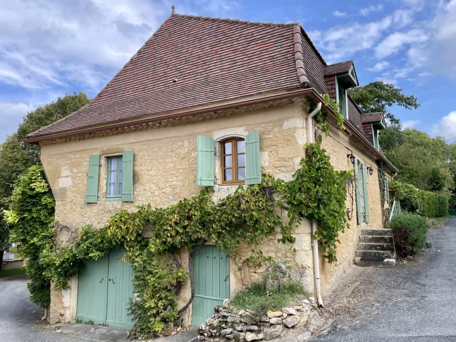 House in Sainte-Foy-de-Longas, Nouvelle-Aquitaine 12298197