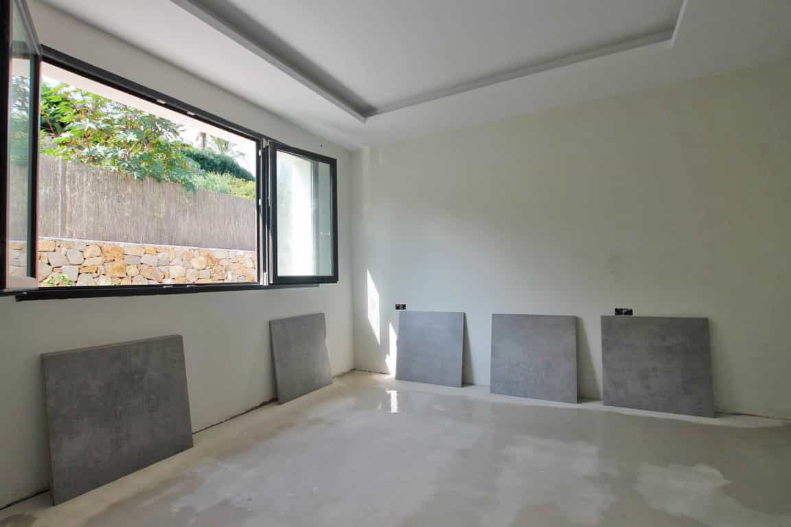 Condominium in Lluca, Comunidad Valenciana 12298203