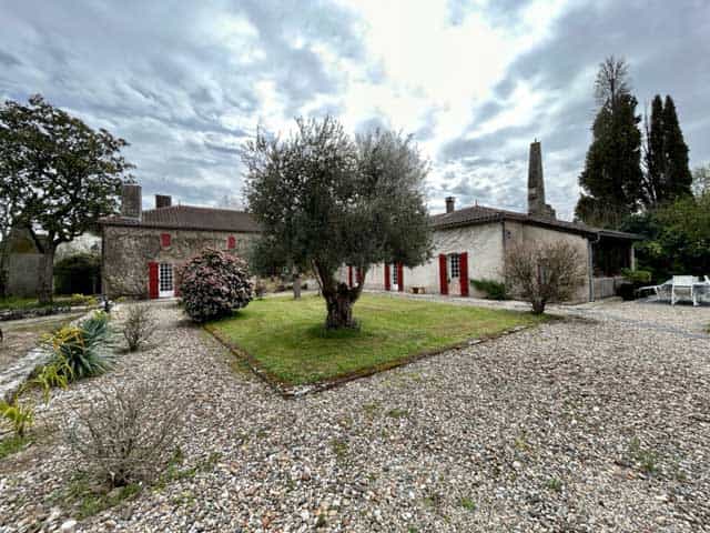 House in Tombeboeuf, Nouvelle-Aquitaine 12298374