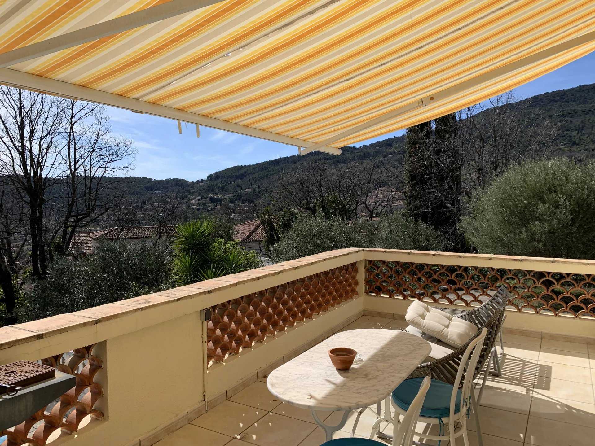 Talo sisään Seillans, Provence-Alpes-Cote d'Azur 12298432
