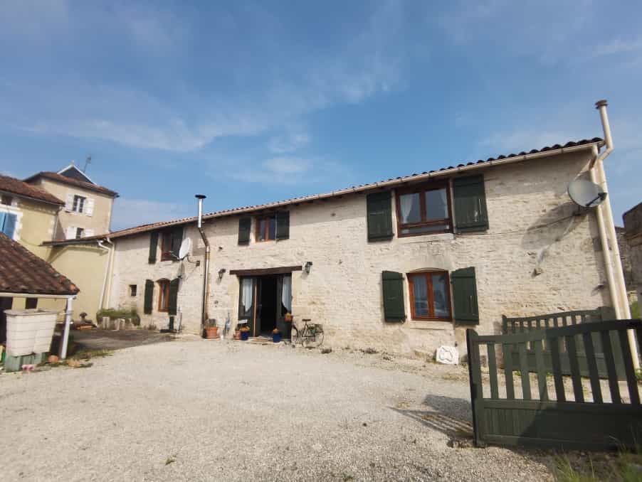Dom w Beaulieu-sur-Sonnette, Nowa Akwitania 12298560