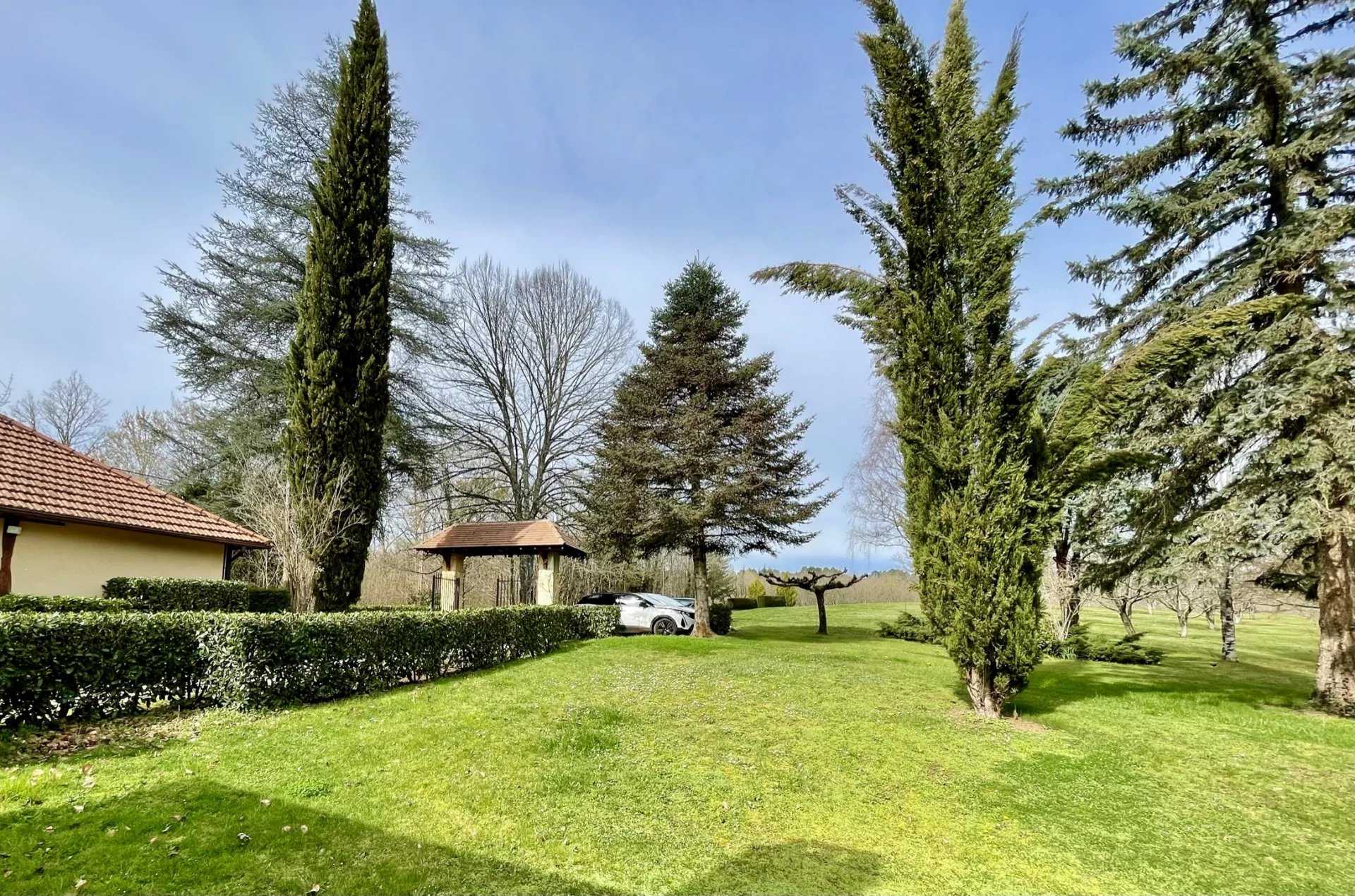 집 에 Frayssinet-le-Gélat, Occitanie 12298690