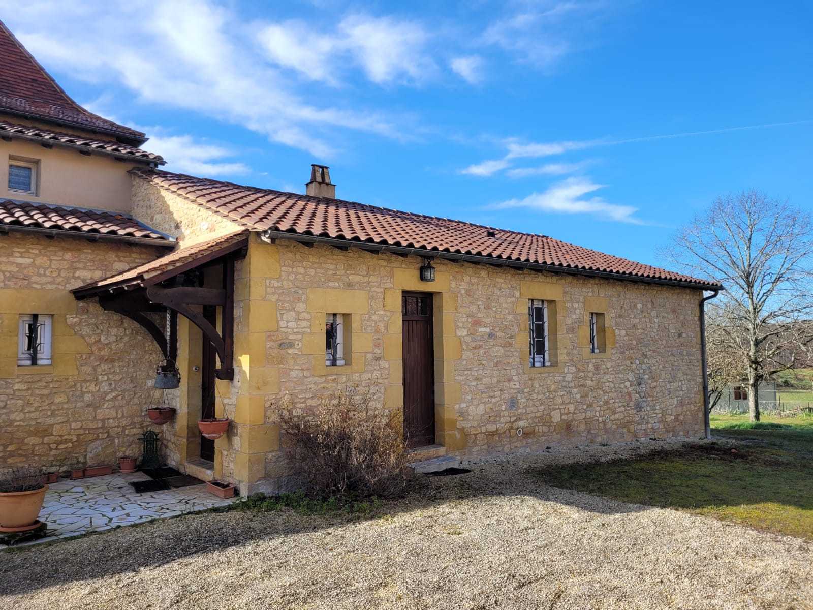 House in Lalinde, Nouvelle-Aquitaine 12298736