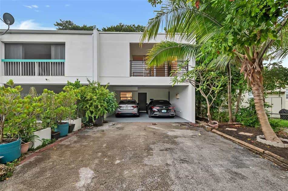 House in North Miami, Florida 12299269