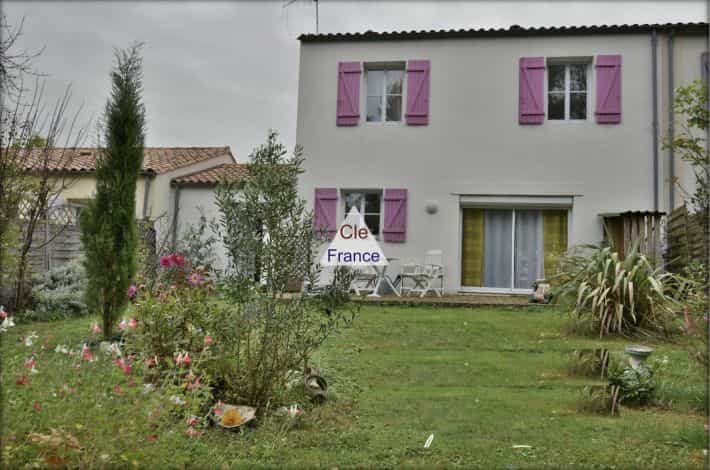 House in Surgeres, Nouvelle-Aquitaine 12299363