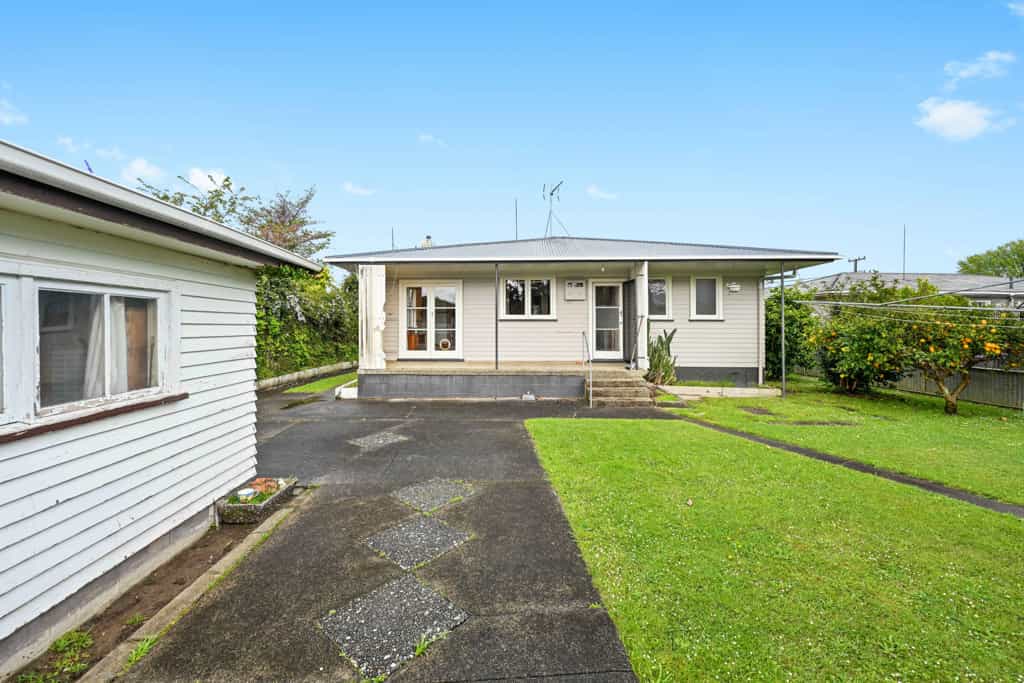 Condominium in Hamilton, Waikato 12299663