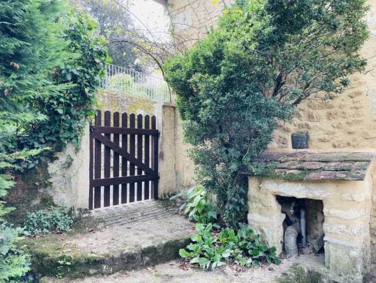 Talo sisään Sainte-Foy-de-Longas, Nouvelle-Aquitaine 12299859