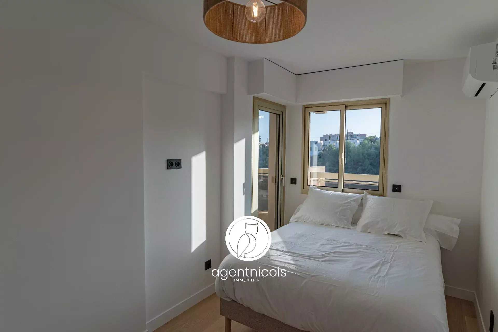 公寓 在 Nice, Alpes-Maritimes 12300437