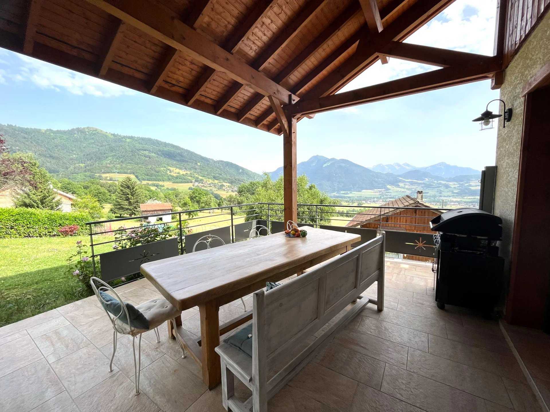 Residential in Viuz-en-Sallaz, Haute-Savoie 12300444