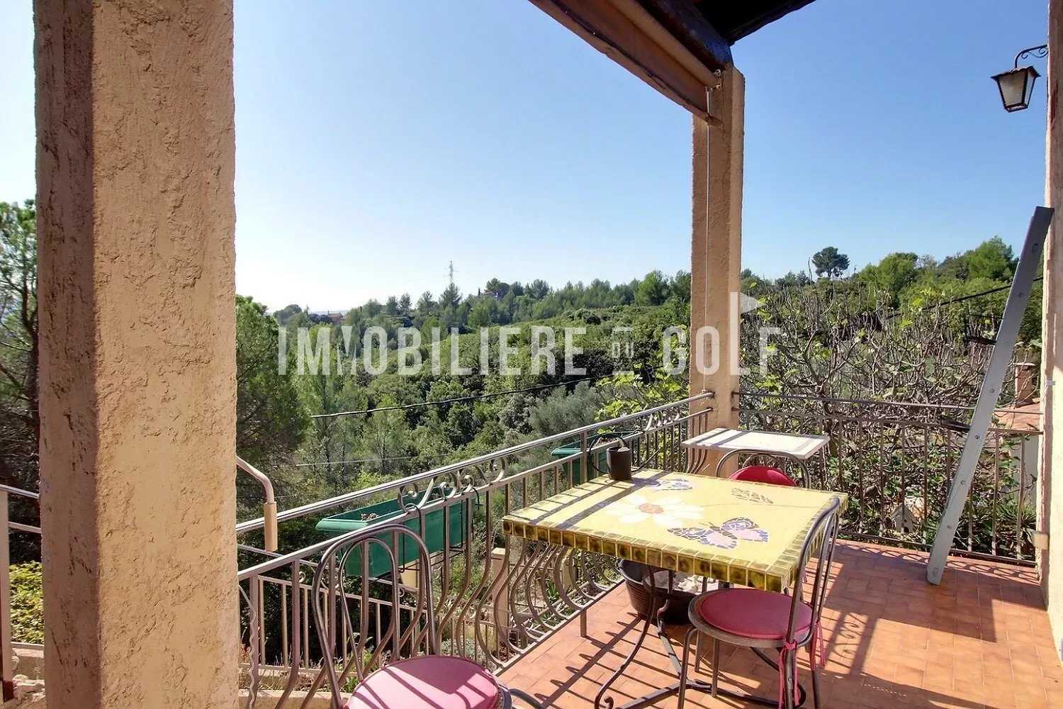 Hus i Aubagne, Provence-Alpes-Cote d'Azur 12300454