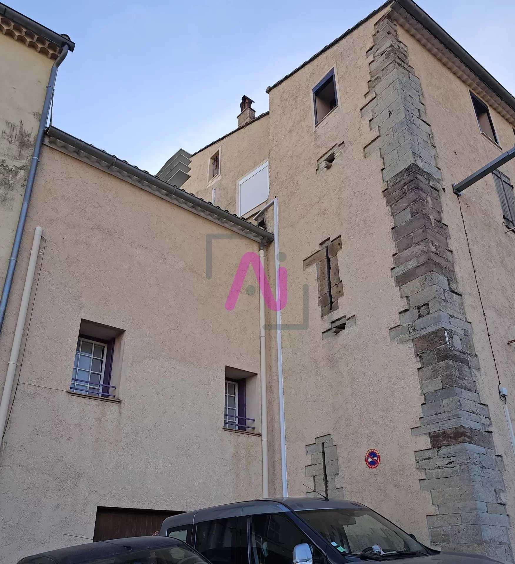 Andere in Hyeres, Provence-Alpes-Cote d'Azur 12300466