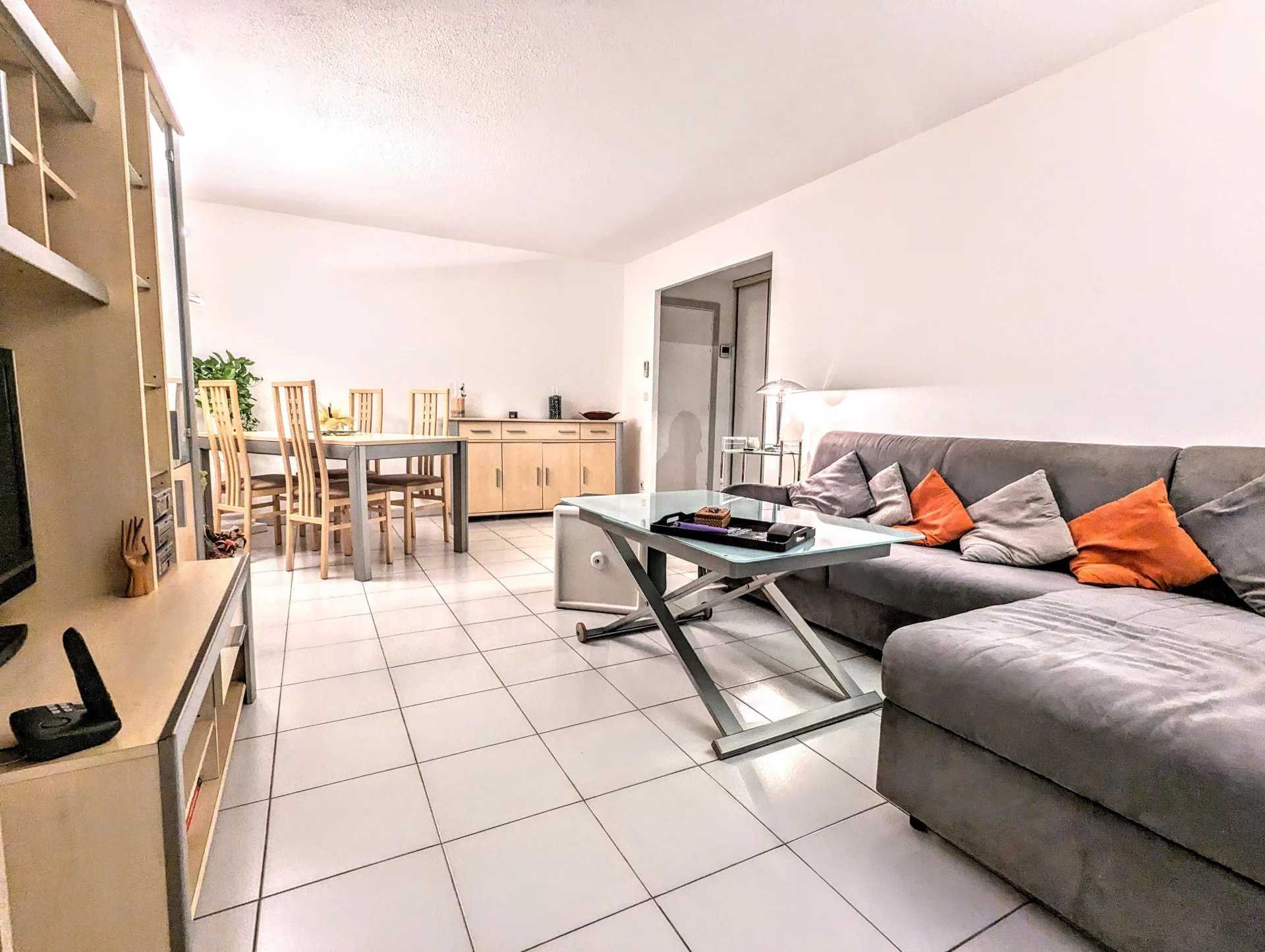Condominium in Menton, Provence-Alpes-Cote d'Azur 12300474
