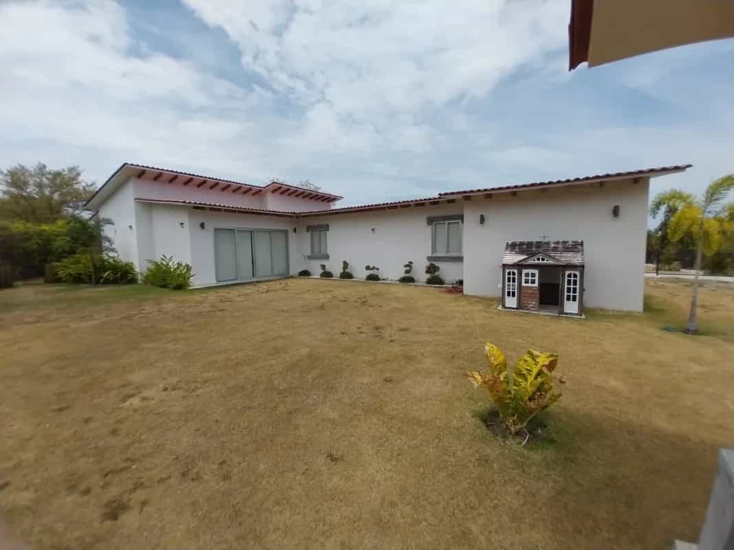 House in Las Lajas, Chiriquí Province 12300714
