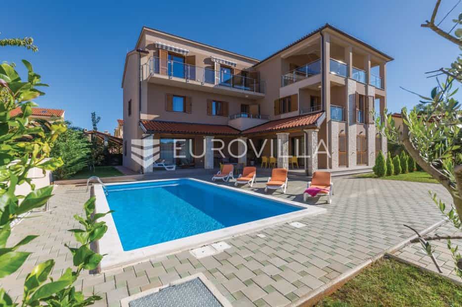 公寓 在 Banjole, Istarska županija 12300756