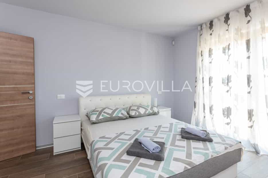公寓 在 Banjole, Istarska županija 12300800