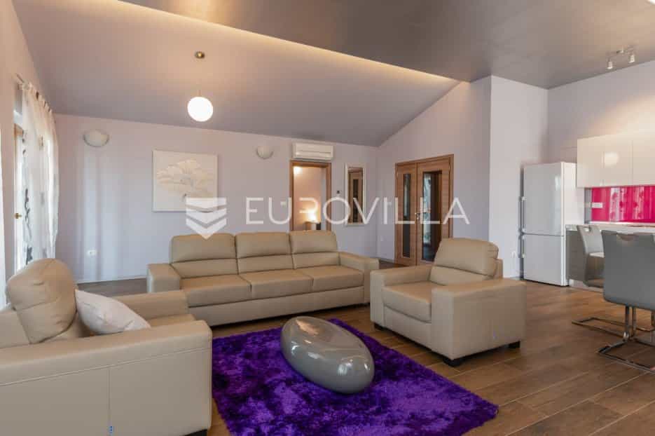 Condominium in Banjole, Istarska Zupanija 12300800
