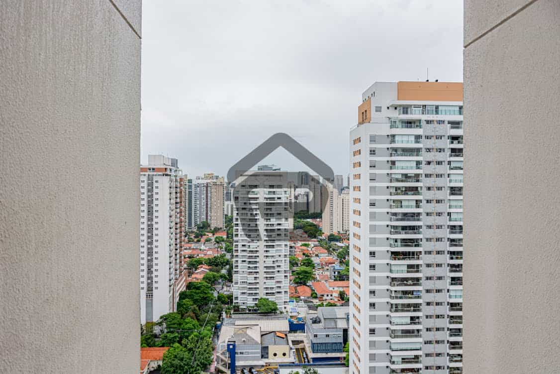 अन्य में , São Paulo 12300981