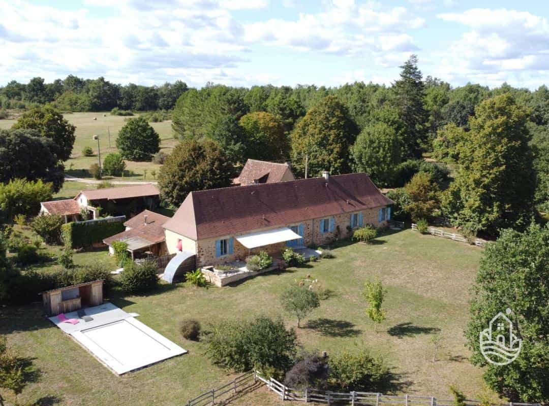 Hus i Rouffignac-Saint-Cernin-de-Reilhac, Nouvelle-Aquitaine 12302016