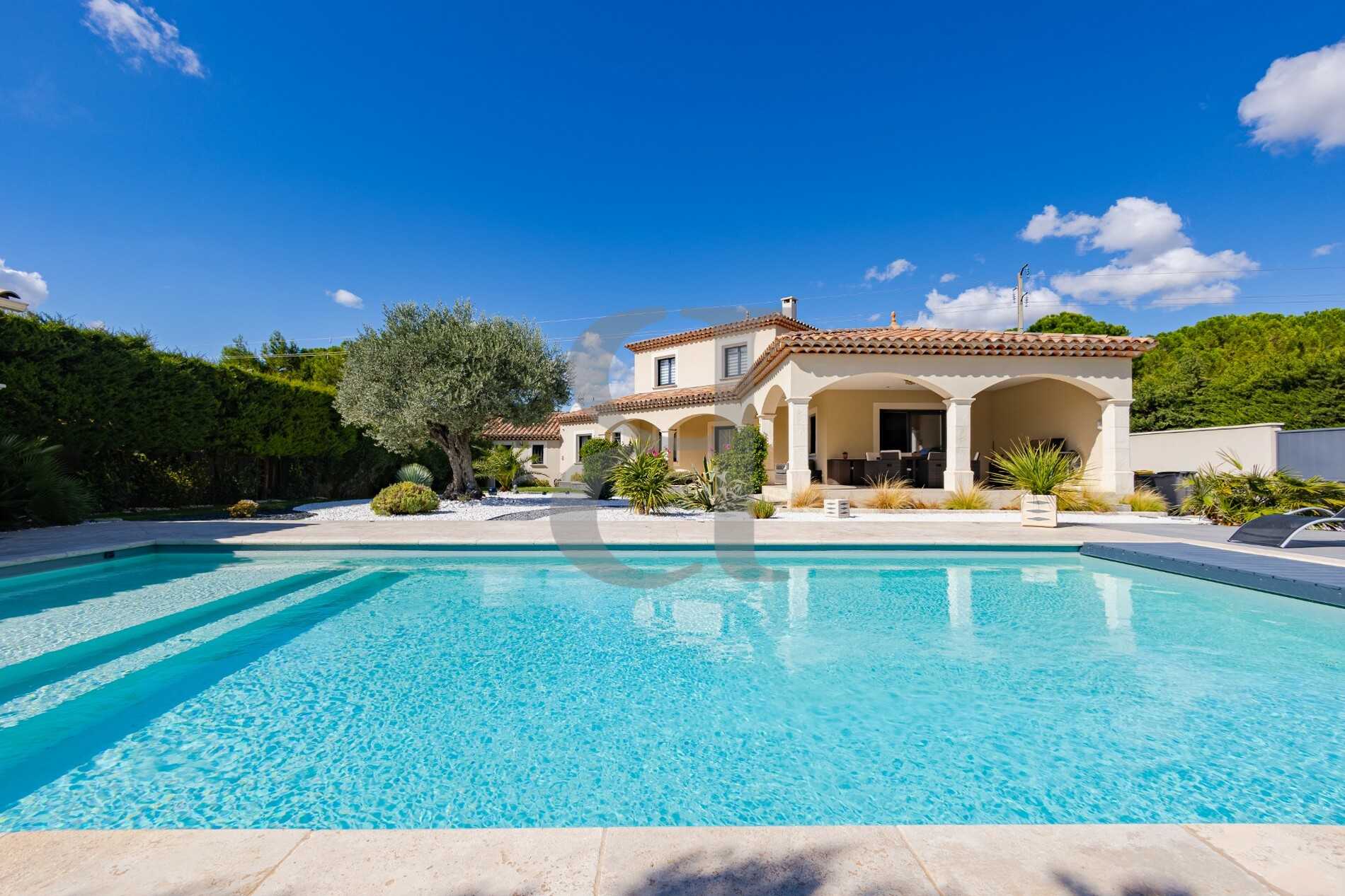 Rumah di Orange, Provence-Alpes-Cote d'Azur 12302114