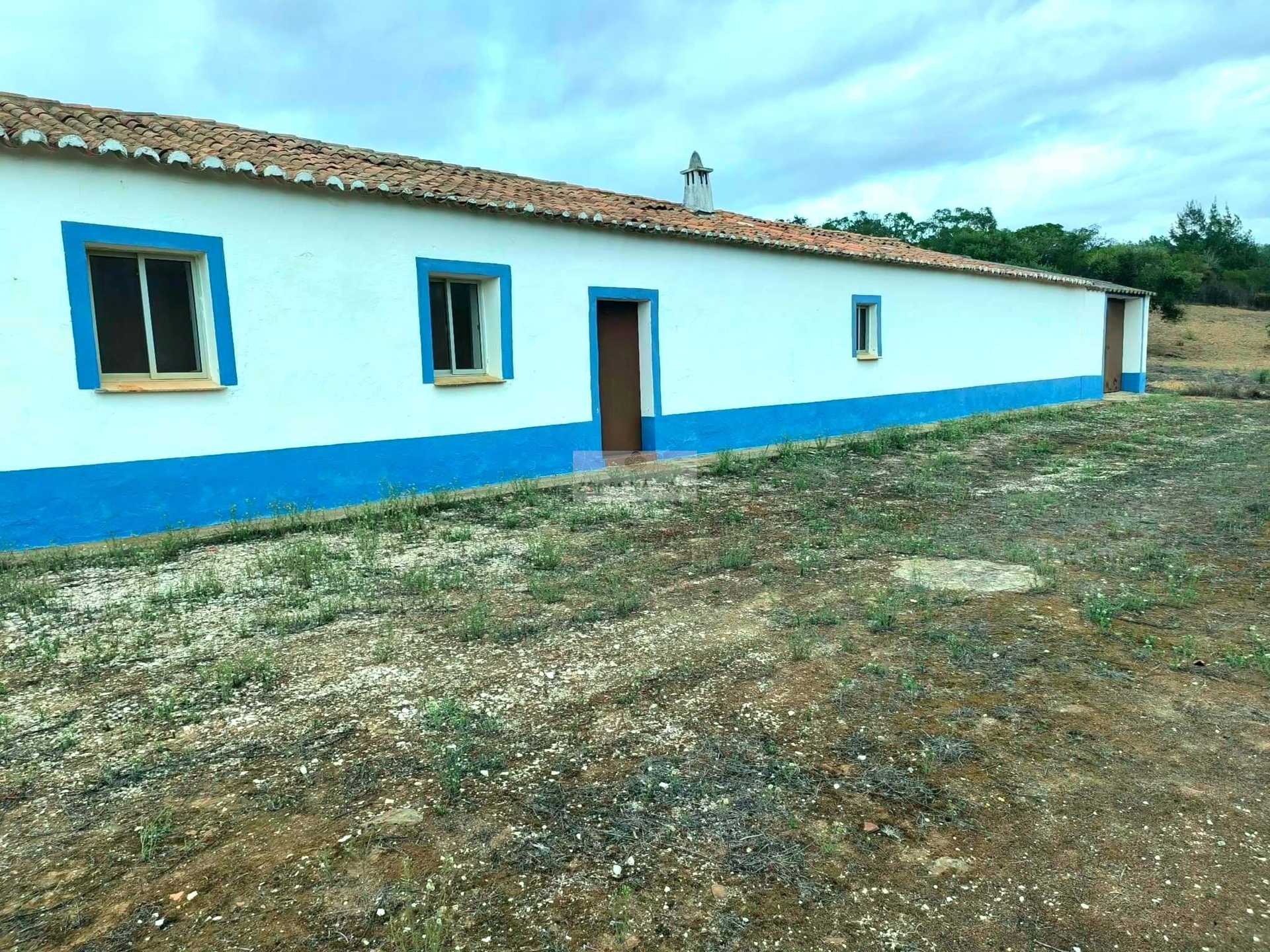 House in Aljezur, Faro 12302333