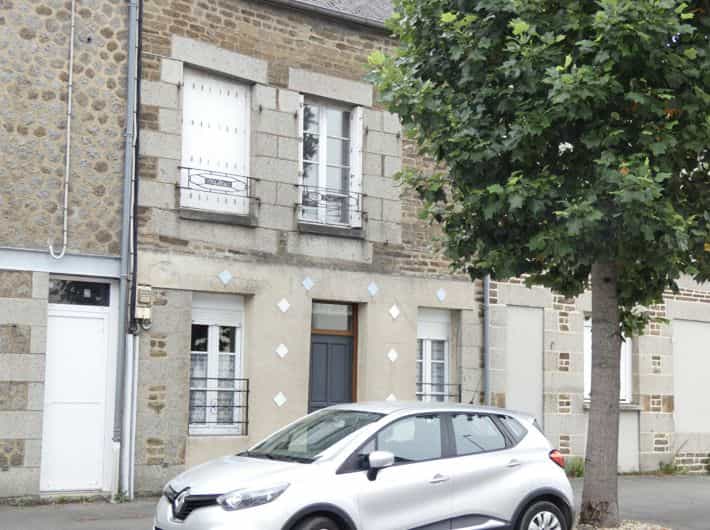casa no Saint-Hilaire-du-Harcouet, Normandia 12302666
