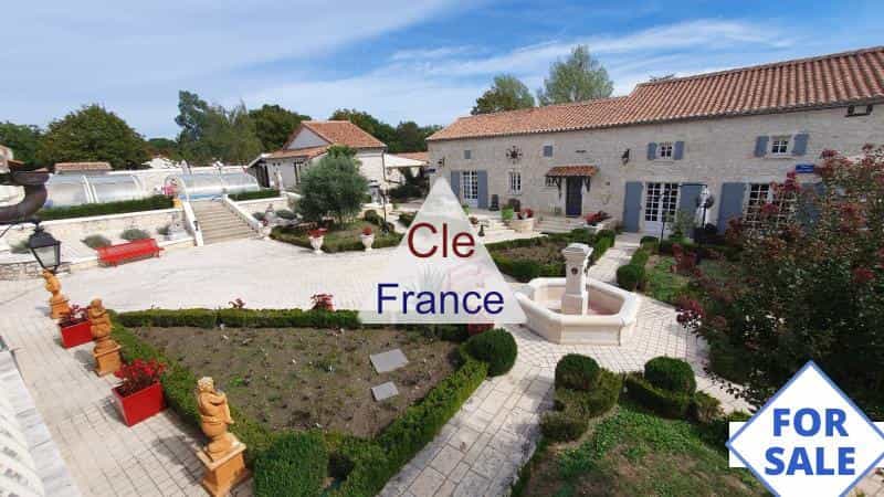 House in Chazelles, Nouvelle-Aquitaine 12302694