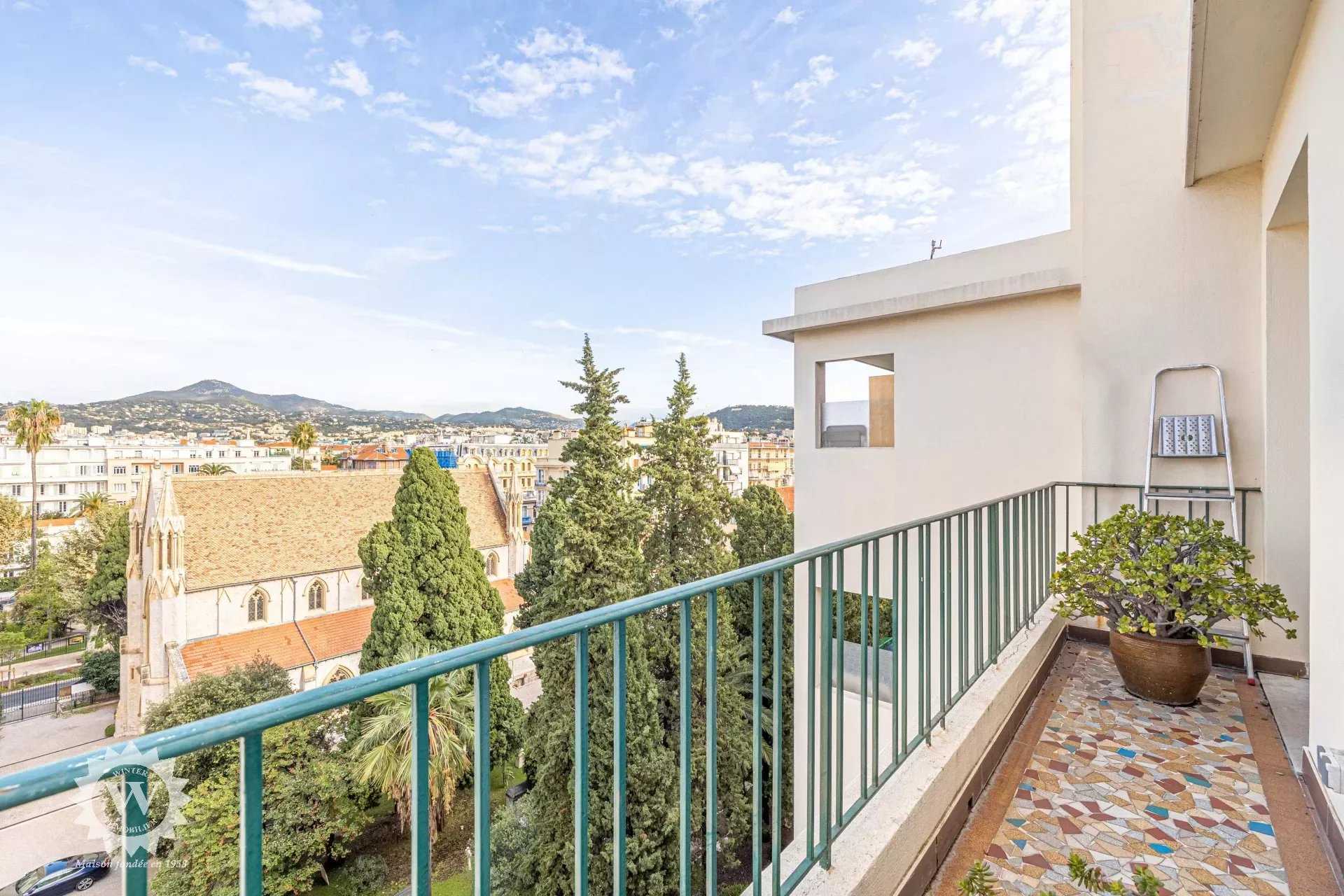 Condominium in Nice, Alpes-Maritimes 12302998