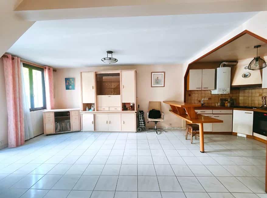 casa no Rosny-sous-Bois, Ile-de-France 12303051