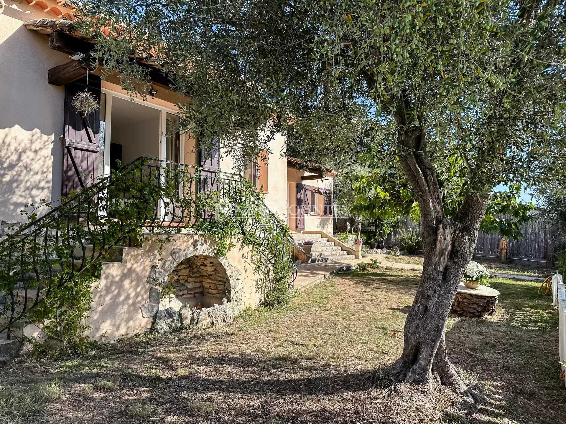 Huis in Le Tignet, Provence-Alpes-Côte d'Azur 12303446